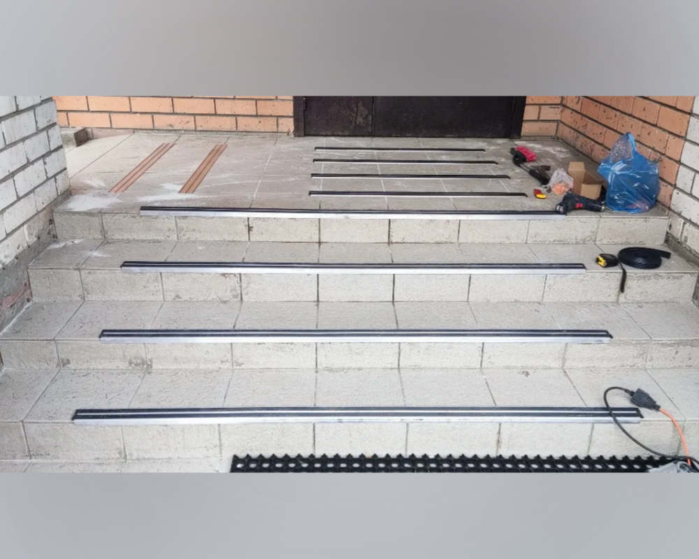 Порог одноуровневый ПС 08-1.900.02л Залото анод