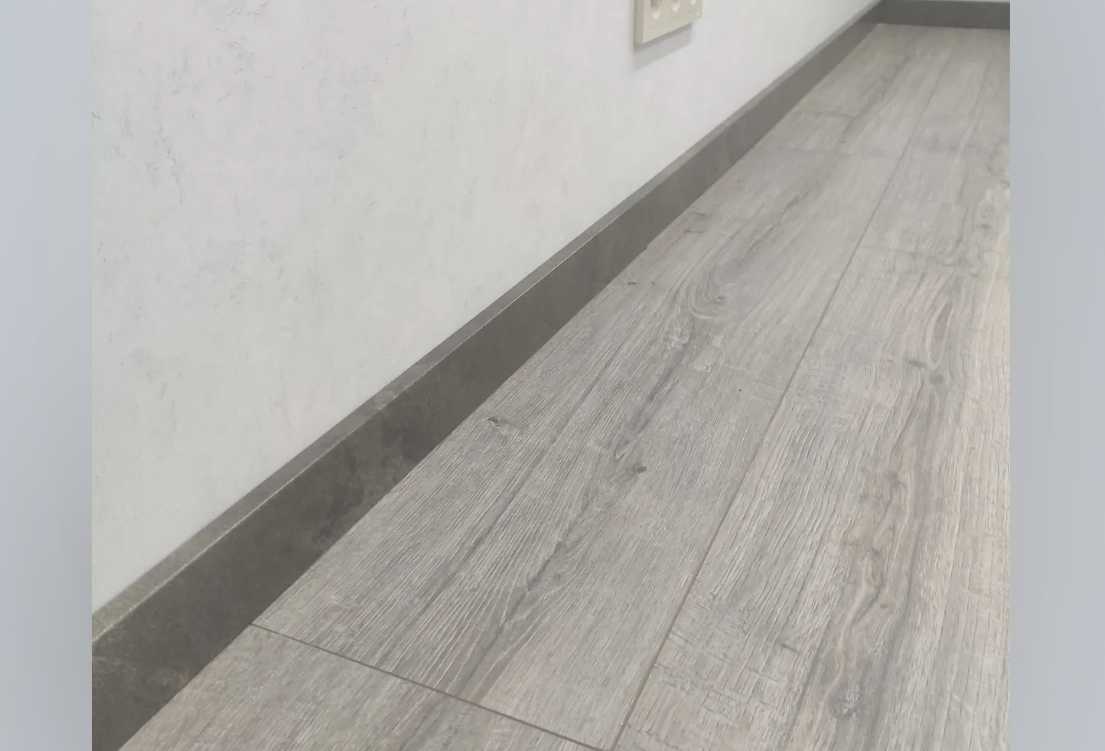 Плинтус МДФ Смартпрофайл Хайд 80М 80мм 2,4м ПМК 19 Бетон