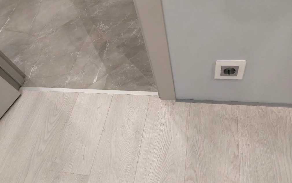 Антиплинтус Апл 01.2700.001. Без покрытия