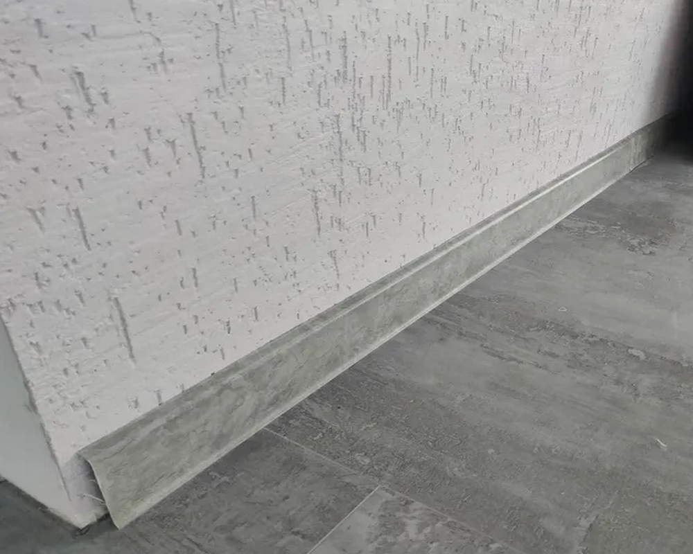 Плинтус ПВХ   MAGIC STIСK 77мм 2,2 м MS114 Ильм