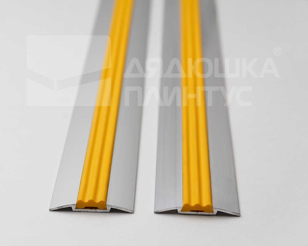 Порог одноуровневый ПС 08.2700.15 Черный