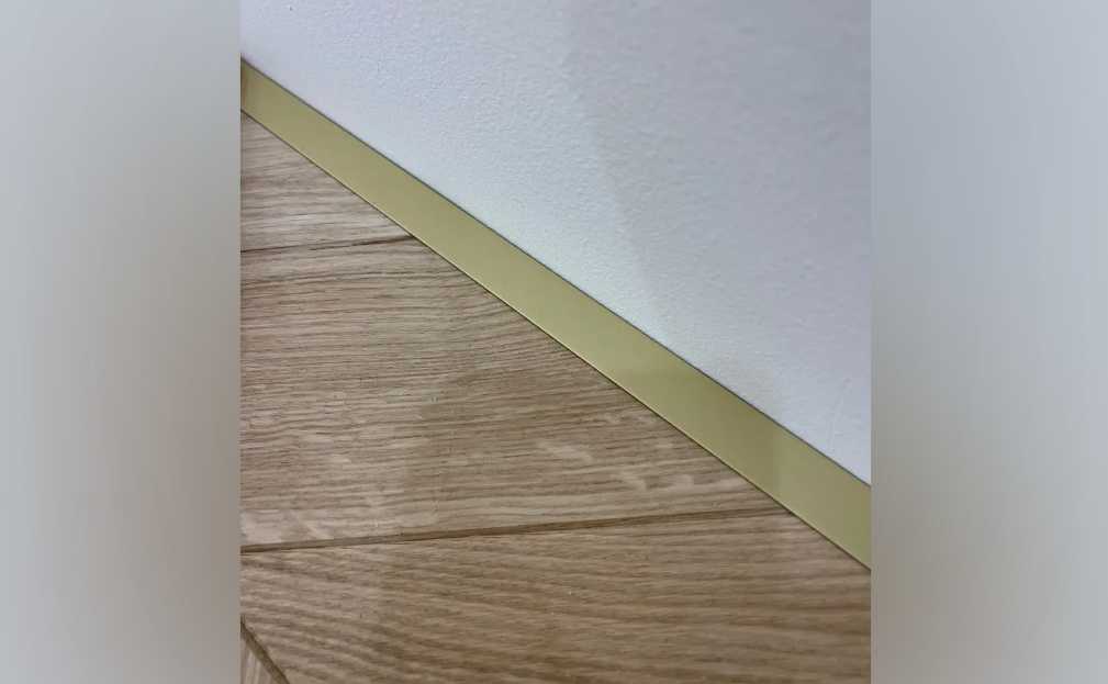 Микроплинтус MSAPL 01.2700.14BB Латунь