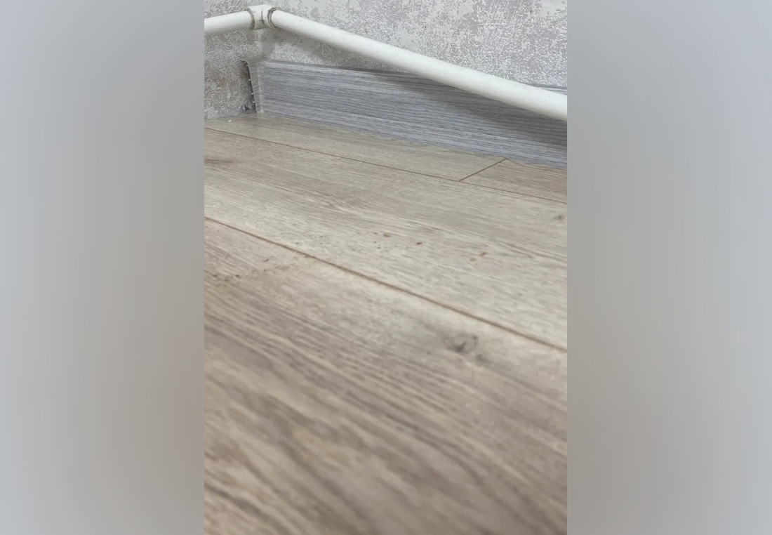 Плинтус ПВХ Salag Lima 72мм 2,5м. Джилонг