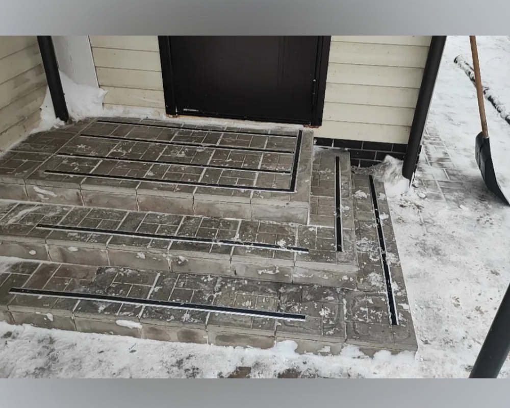 Порог одноуровневый ПС 08-1.900.01лч Серебро