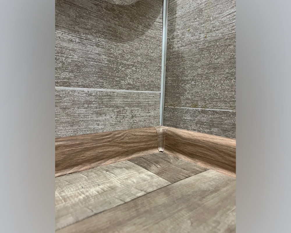 Плинтус ПВХ Волшебная палочка 58мм 2,2м 5804